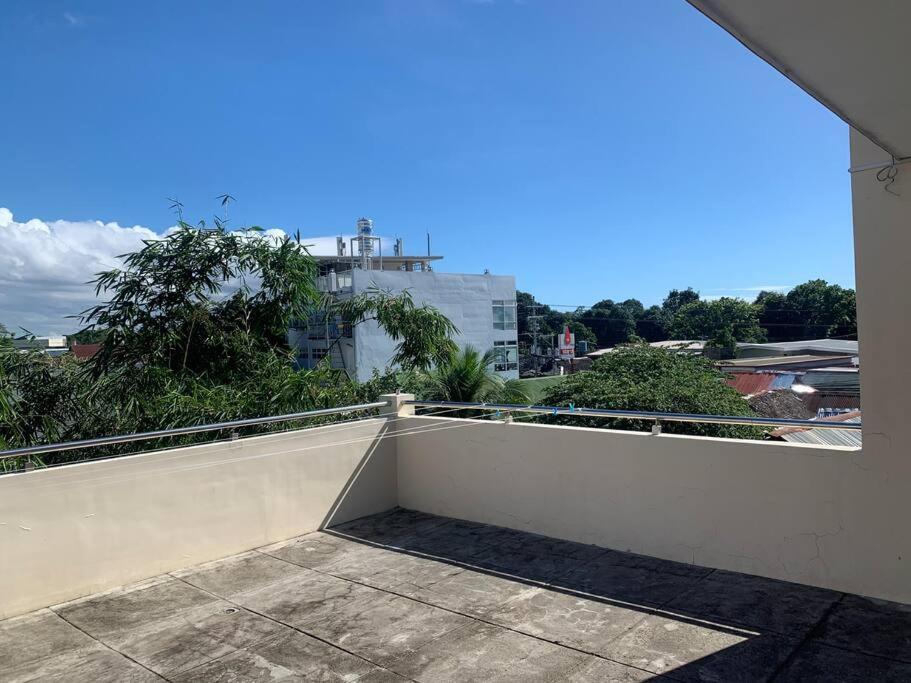 Lee'S Apartment Dumaguete City Экстерьер фото
